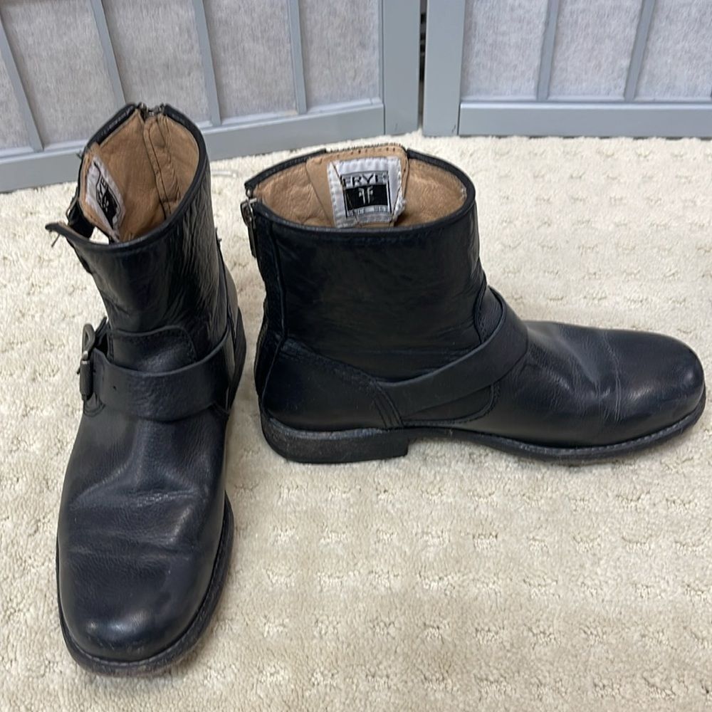 FRYE The Vicky 6" Women’s Boot in Black Leather, Size 5. - Picture 4 of 11